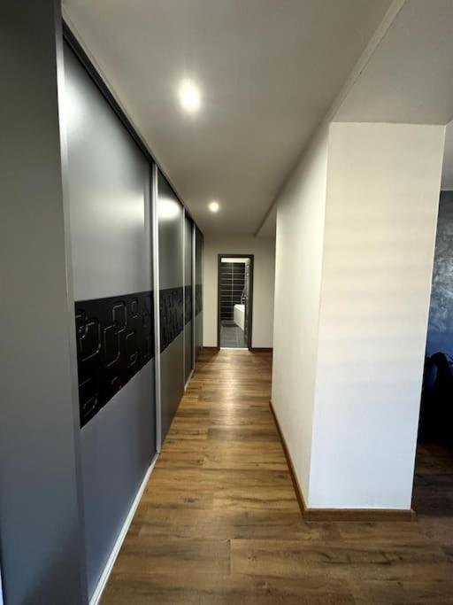 Modern Apartment In City Centre Banska Bystrica Ngoại thất bức ảnh